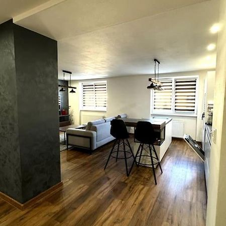 Modern Apartment In City Centre Banská Bystrica Exterior foto