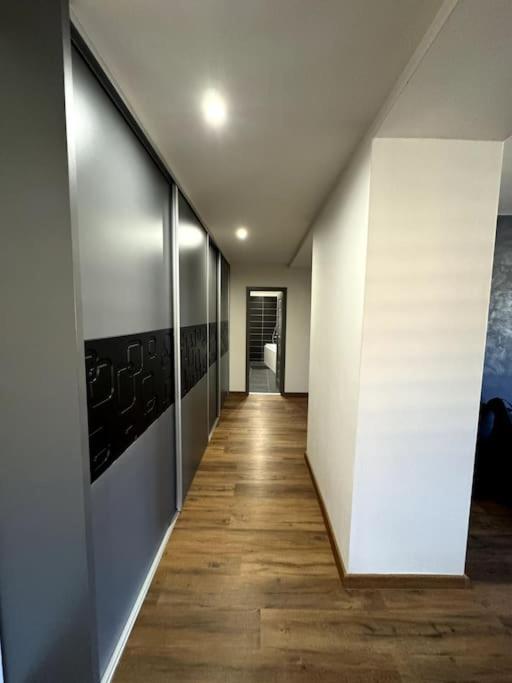 Modern Apartment In City Centre Banská Bystrica Exterior foto