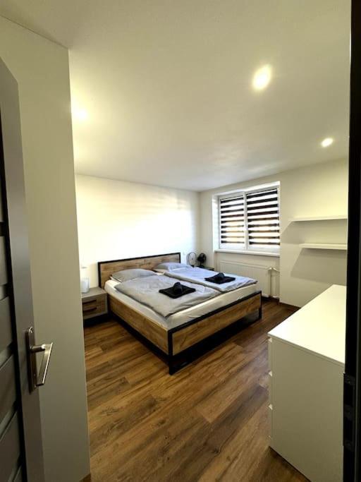 Modern Apartment In City Centre Banská Bystrica Exterior foto